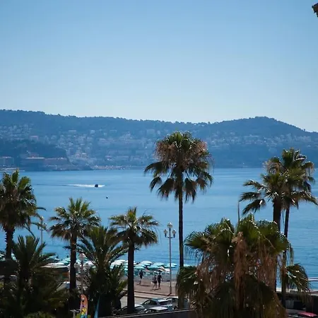 Апартаменты Stylish In Only 50 Meters From !